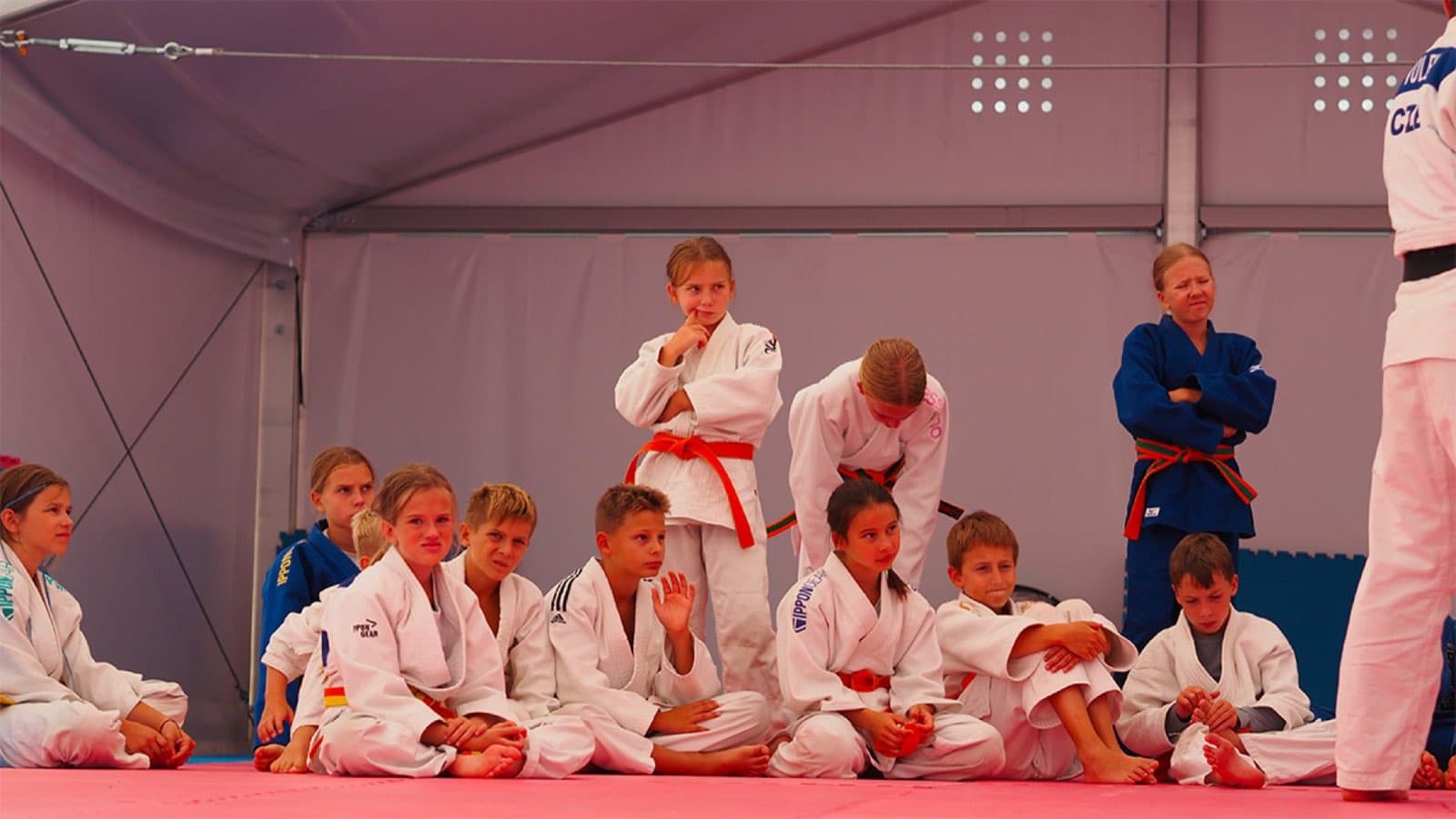 Skupinová campová fotografie Judo Heroes