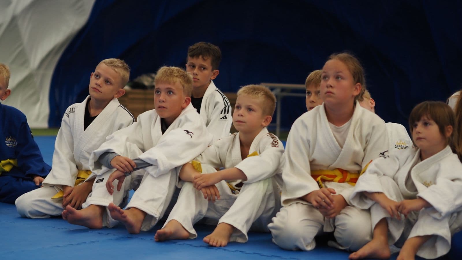 Trenér s dítětem na JHC 2026